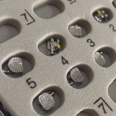 CE ISO сертифицированные стоматологические брекеты DTC Модный выбор для ортодонтического лечения